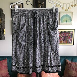 MAX STUDIO size S Black White & Red Mosaic Print Drawstring Jersey Skirt